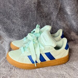 Size USW9 teal and blue suede adidas. Almost brand new.